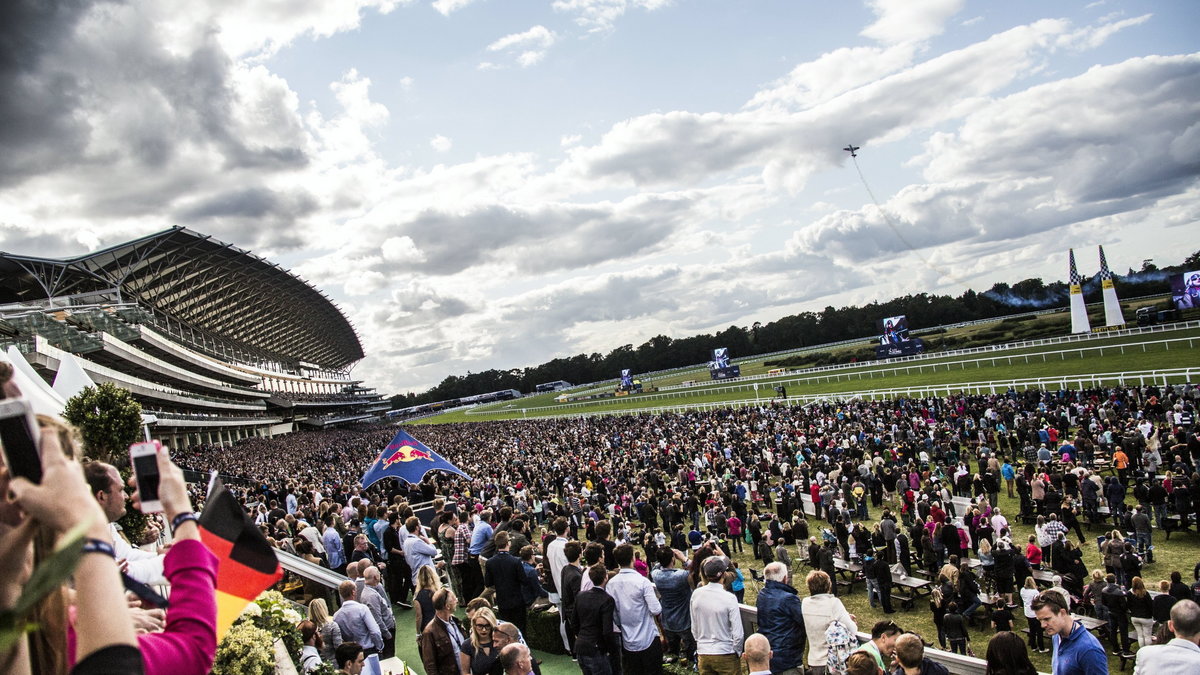 Red Bull Air Race w Ascot - Paul Bonhomme