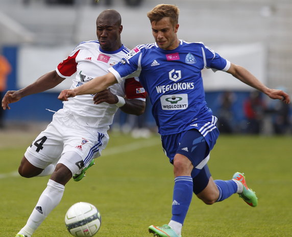 PIŁKARSKA EKSTRAKLASA GÓRNIK ZABRZE KONTRA RUCH CHORZÓW ( Prejuce Nakoulma Daniel Dziwniel )