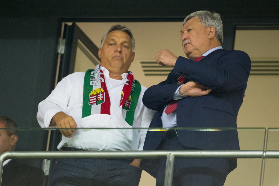 Viktor Orban w rozmowie z Csanyi Sandorem, którego autorytarnie powołał na stanowisko prezesa Węgierskiego Związku Piłki Nożnej