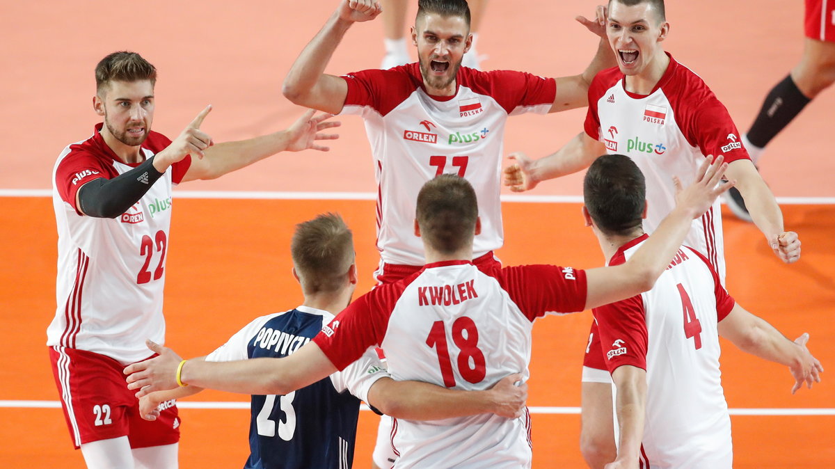 Reprezentacja Polski w Final Six Ligi Narodów. Bartosz Bednorz (22), Jakub Popiwczak (23), Karol Kłos (77), Bartosz Kwolek (18), Maciej Muzaj (2) i Marcin Komenda (4)