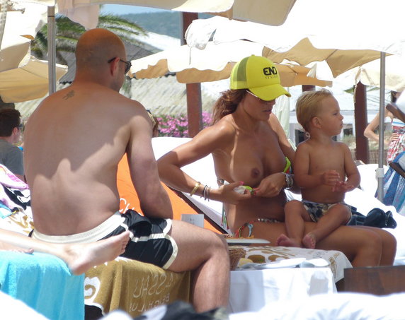 Pepe Reina na wakacjach z żoną i dziećmi