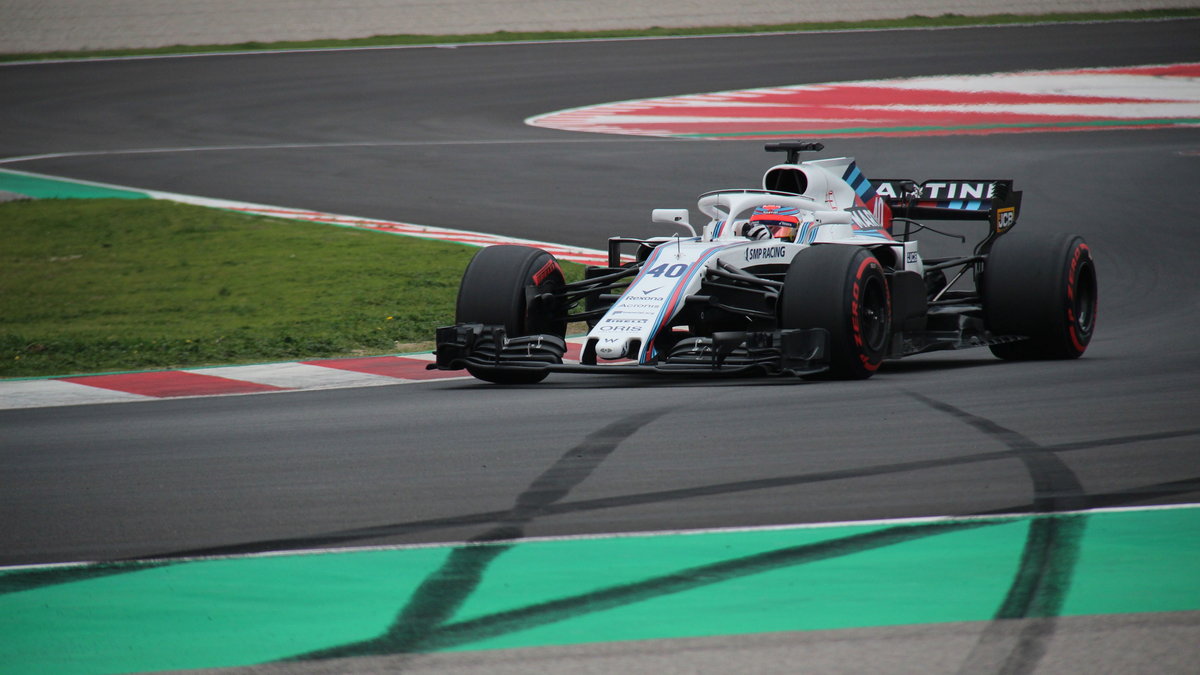 Robert Kubica przejechał w testach łącznie 122 okrążenia, a jego czas z drugiej sesji był 18. w zbiorczej tabeli czterech dni. Najwięcej kółek ma za sobą Sebastian Vettel - 643.