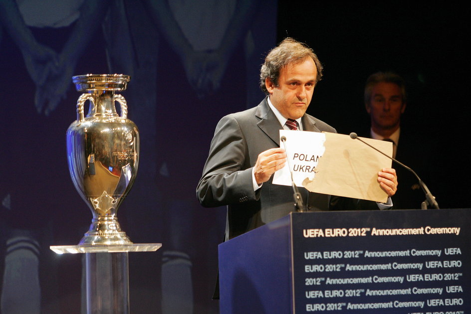 Michel Platini ogłasza gospodarzy Euro 2012