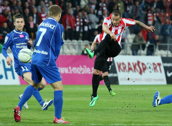 PIŁKA NOŻNA LIGA POLSKA CRACOVIA PODBESKIDZIE  (Maciej Iwański Edgar Bernhart)