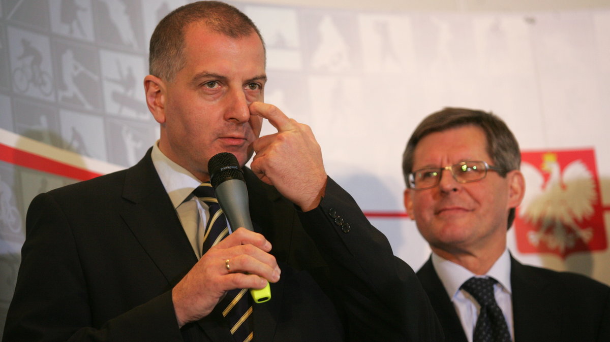 Rafał Dutkiewicz (L) i minister Adam Giersz (P)