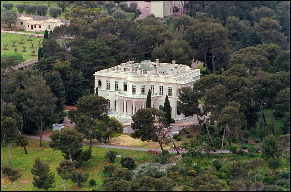 Chateau De La Croe na Riwierze Francuskiej to jedna z posiadłości Romana Abramowicza