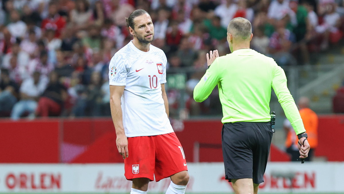 Grzegorz Krychowiak podczas meczu z Wyspami Owczymi