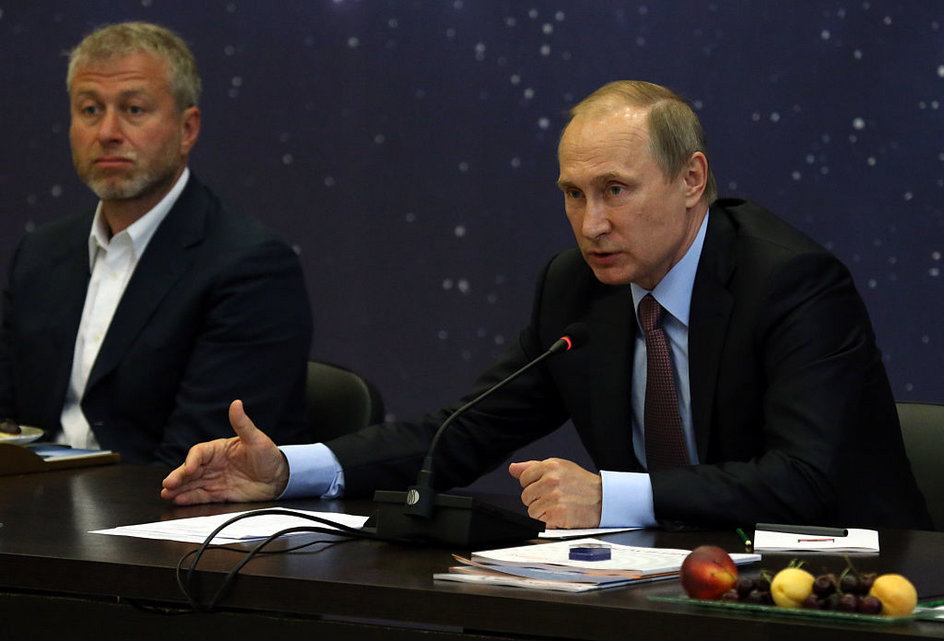 Roman Abramowicz i Władimir Putin w lipcu 2016 r.