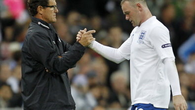 Fabio Capello i Wayne Rooney (P)