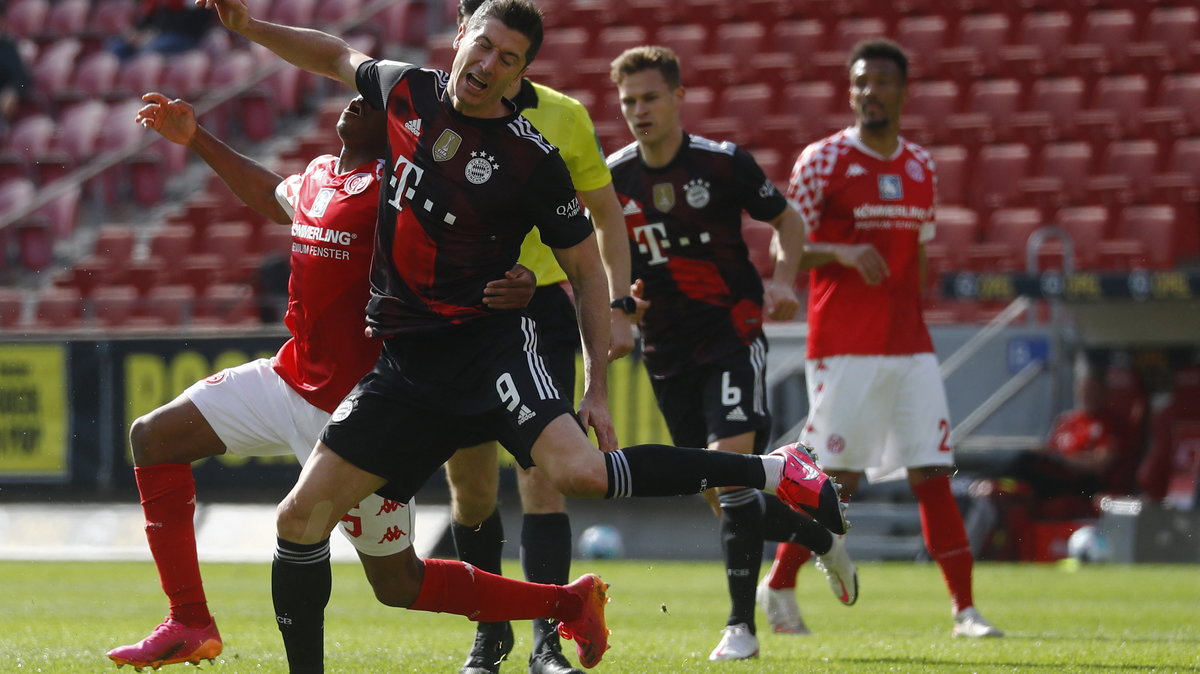 Robert Lewandowski w meczu z FSV Mainz