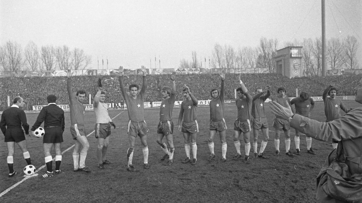 W sezonie 1978/1979 Wisła Kraków zmierzyła się z Malmo FF na stadionie w Krakowie