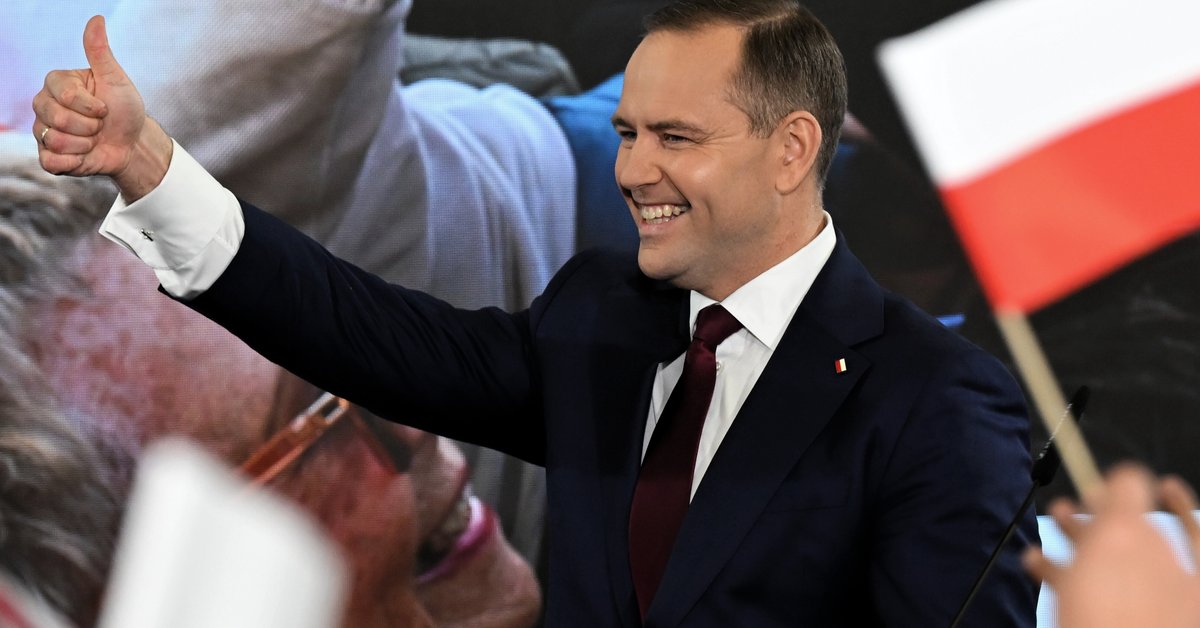 Wskazał na to, kto stanął niedaleko Karola Nawrockiego. "Ten mały już się szykuje"