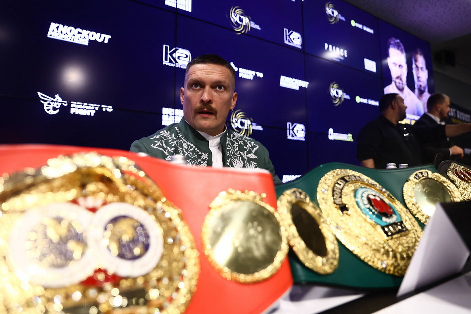 Ołeksandr Usyk podczas konferencji prasowej (24 sierpnia 2023 r.)