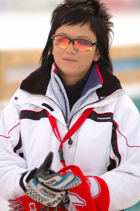 Izabela Małysz podczas zawodów Pucharu Świata w skokach narciarskich w Zakopanem (styczeń 2006)