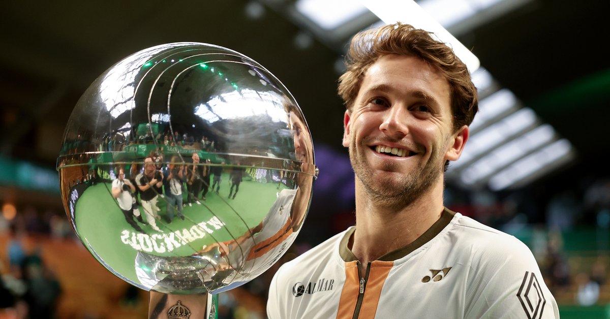 Pierwszy raz Norweg wygrał w tym kraju. Casper Ruud triumfuje