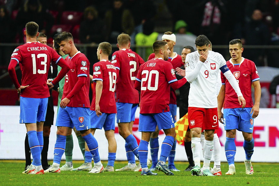 Robert Lewandowski w trakcie meczu z Czechami w el. EURO 2024