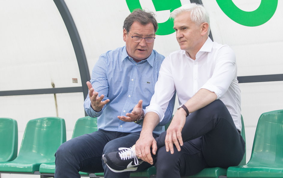 Jan Urban i Jacek Magiera przed meczem Górnik - Śląsk (2:0) w kwietniu 2023 r.