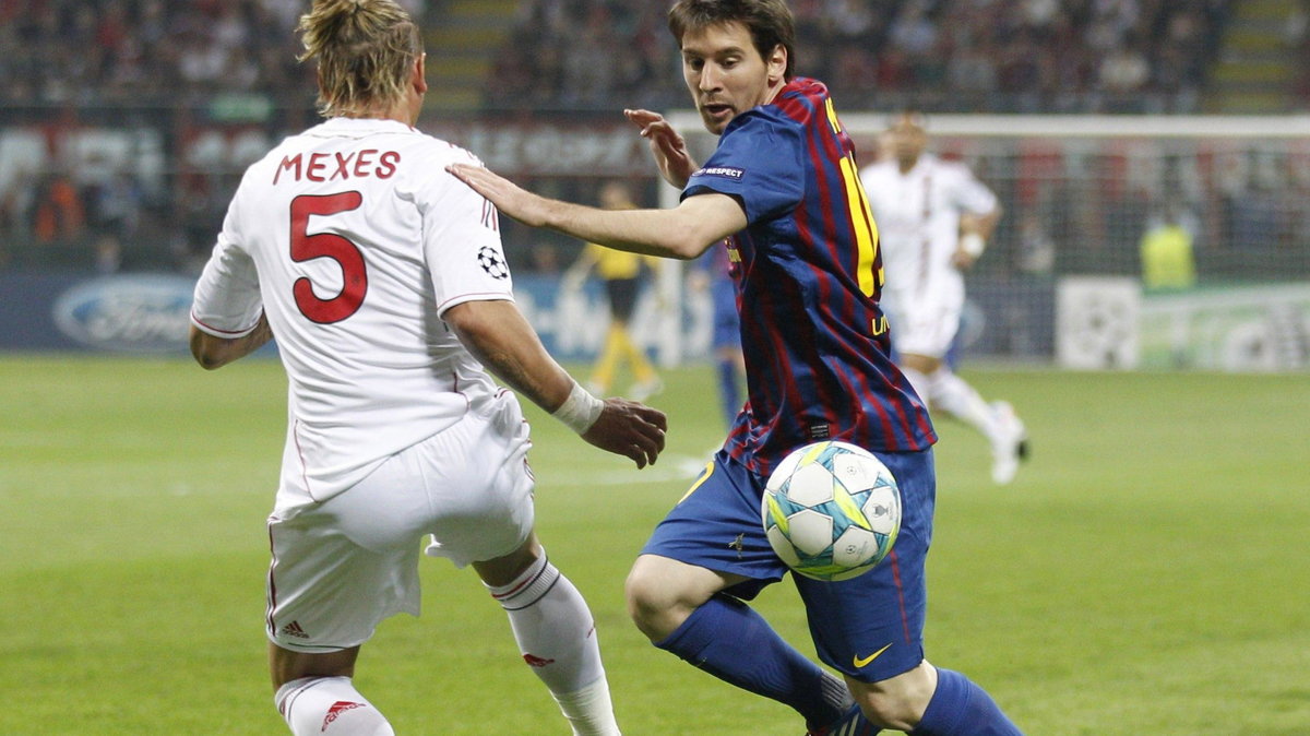 Milan - Barcelona: Philippe Mexes (L) i Lionel Messi (P)