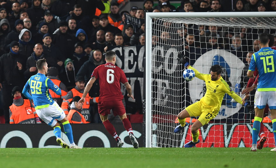 Moment, gdy Arkadiusz Milik w 91. minucie oddawał strzał, który kapitalnie obronił Alisson