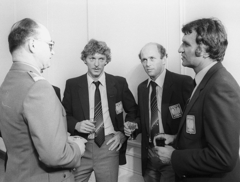 Wojciech Jaruzelski, Zbigniew Boniek, Grzegorz Lato i Antoni Piechniczek po MŚ 1982