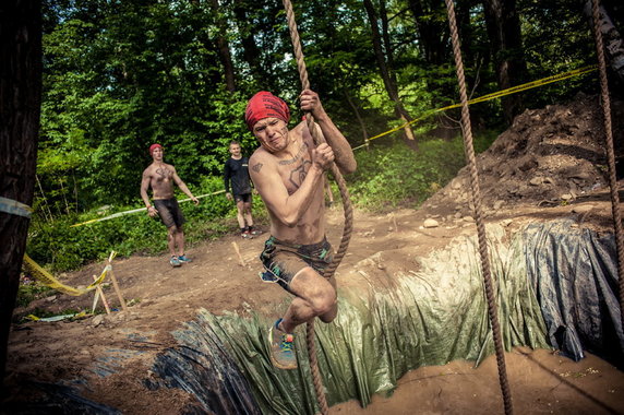 Piekielnie ciężki Runmageddon w Myślenicach śrubuje rekord frekwencji