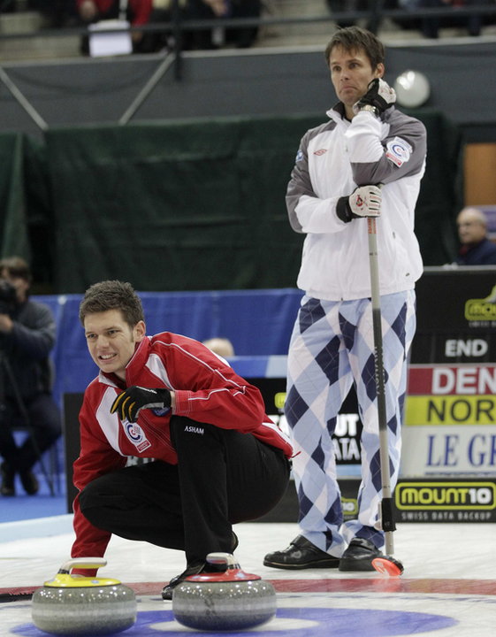 Switzerland, CHAMPERY, 2010-12-11T163017Z_01_DBA44_RTRIDSP_3_CURLING.jpg