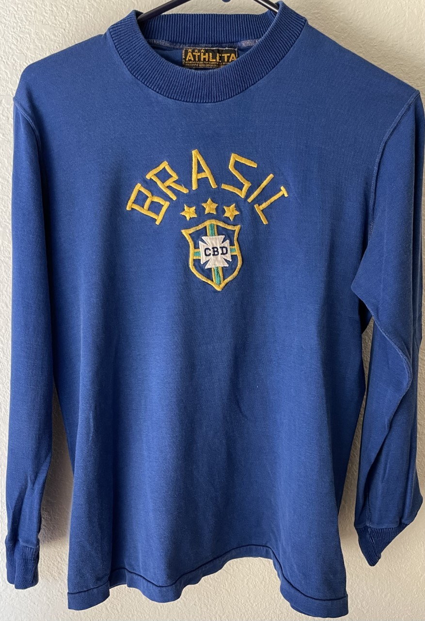 Bluza rezerwowego bramkarza Brazylii podarowana Krzysztofowi Sobieskiemu po meczu Brazylia - Polska w Sao Paulo w 1977.