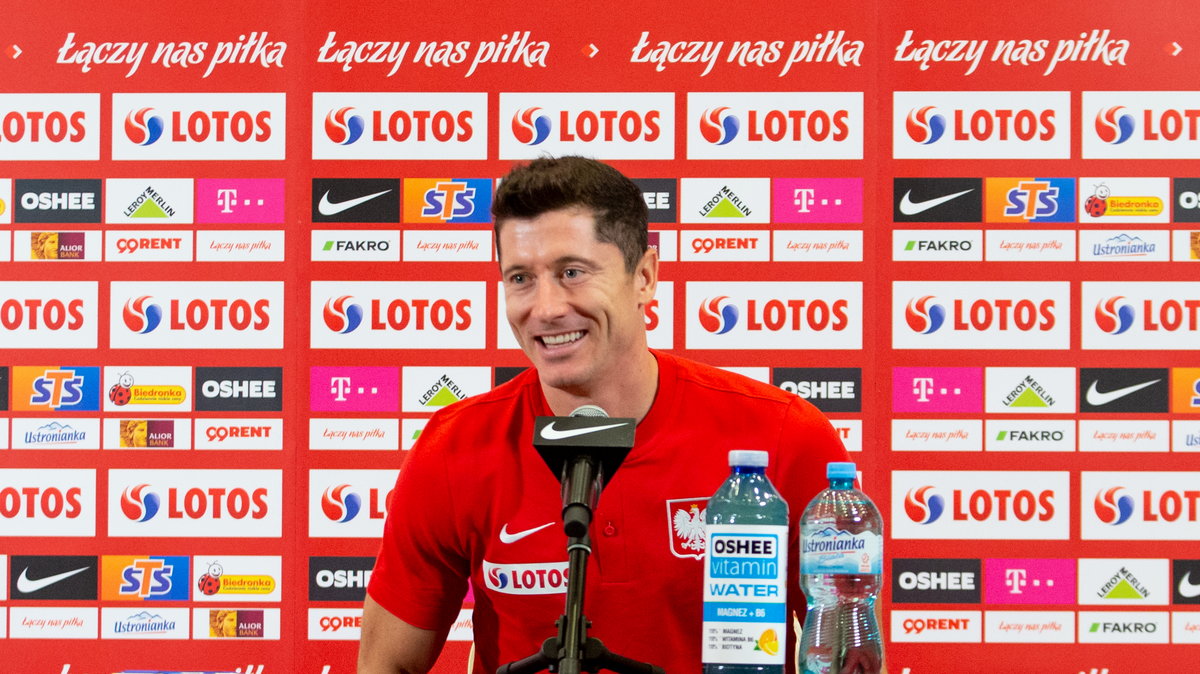 Robert Lewandowski odpowiada na pytania dziennikarzy