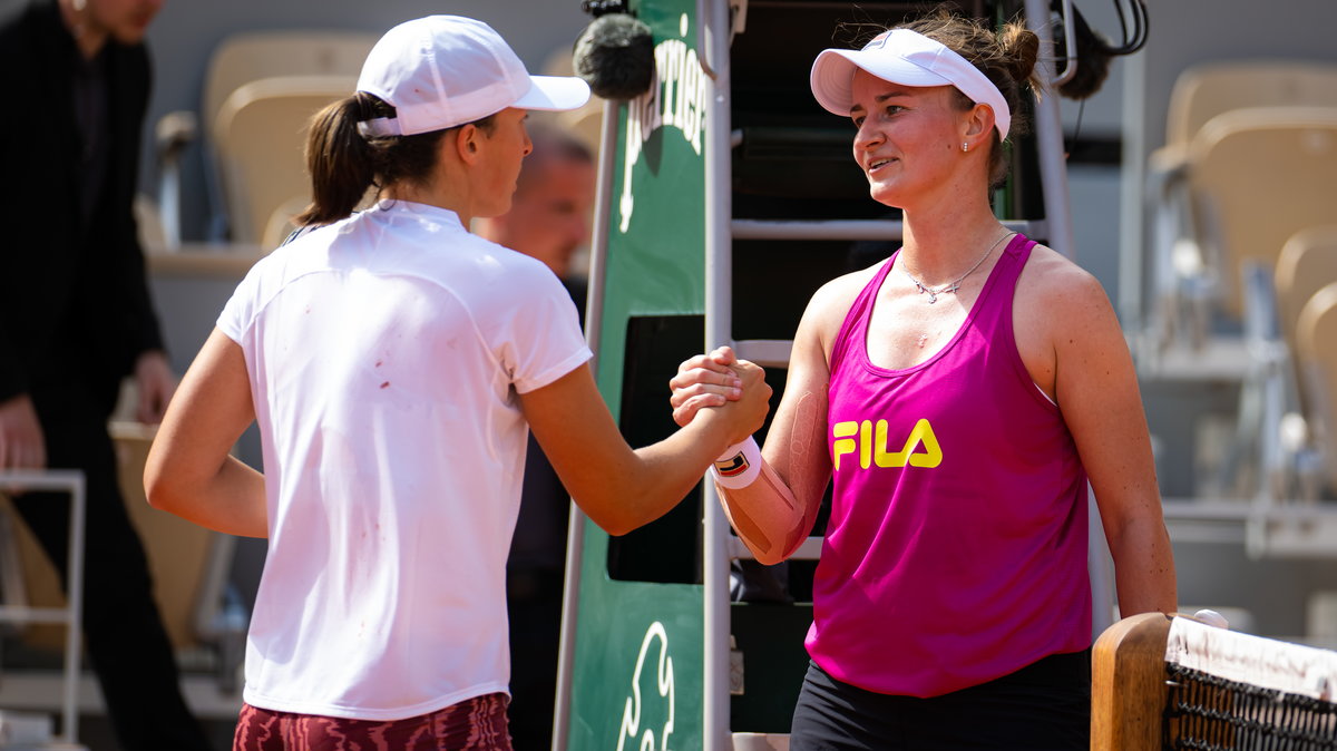 Barbora Krejcikova ma pozytywny wynik testu na COVID-19. Iga Świątek trenowała z nią 21 maja