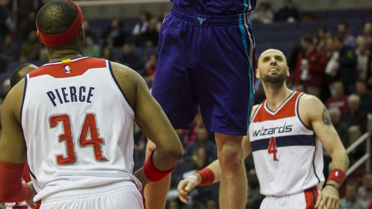 Marcin Gortat podczas meczu z Charlotte Hornets