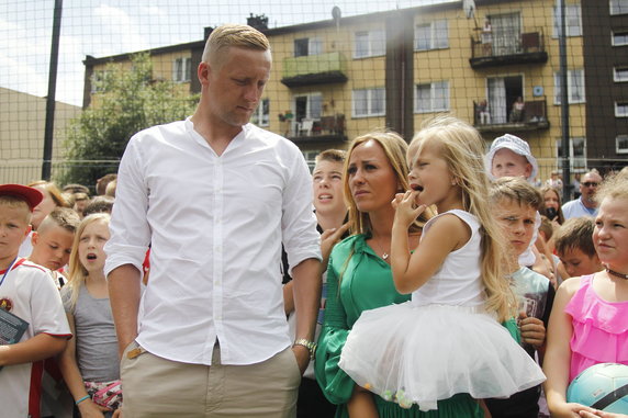 Kamil Glik z żoną i córką