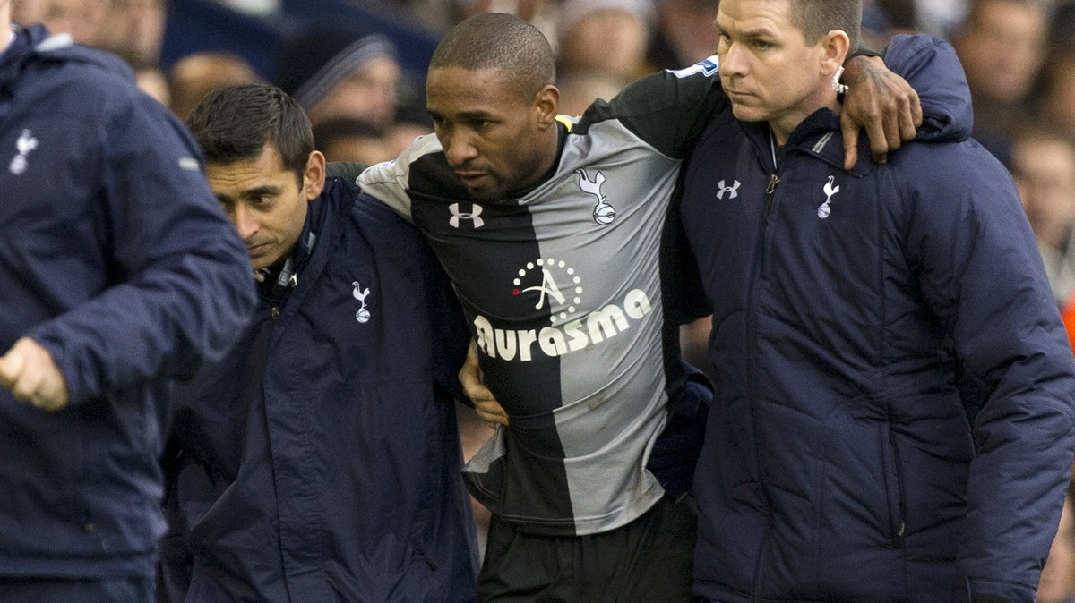 Jermain Defoe (w środku)