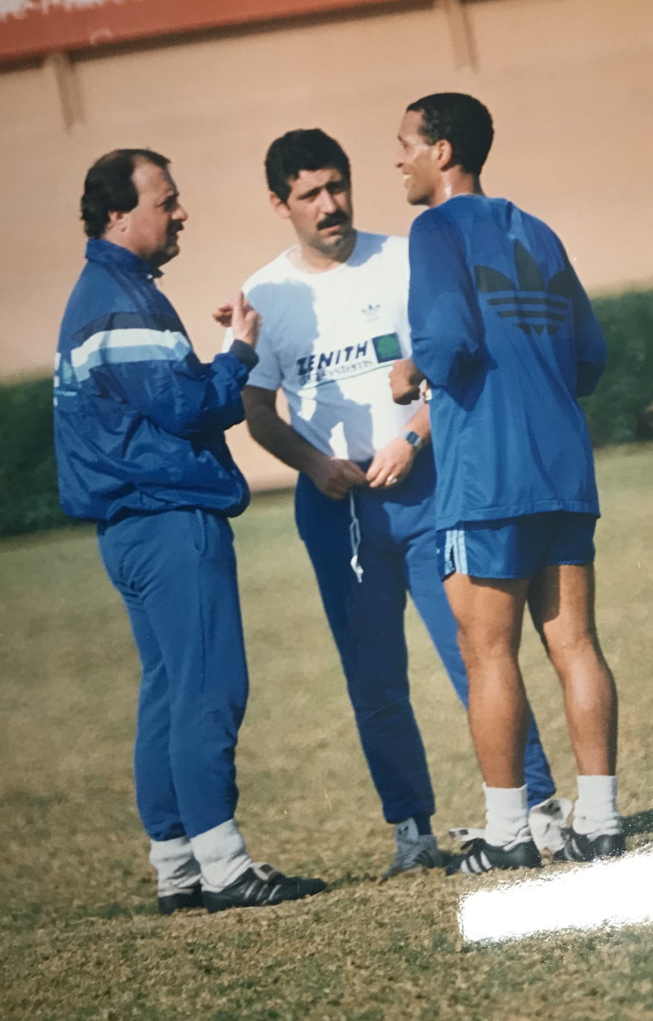 Fernando Santos (w środku) i jego ówczesny asystent Luis Roquete (z lewej) podczas treningu Estoril Praia