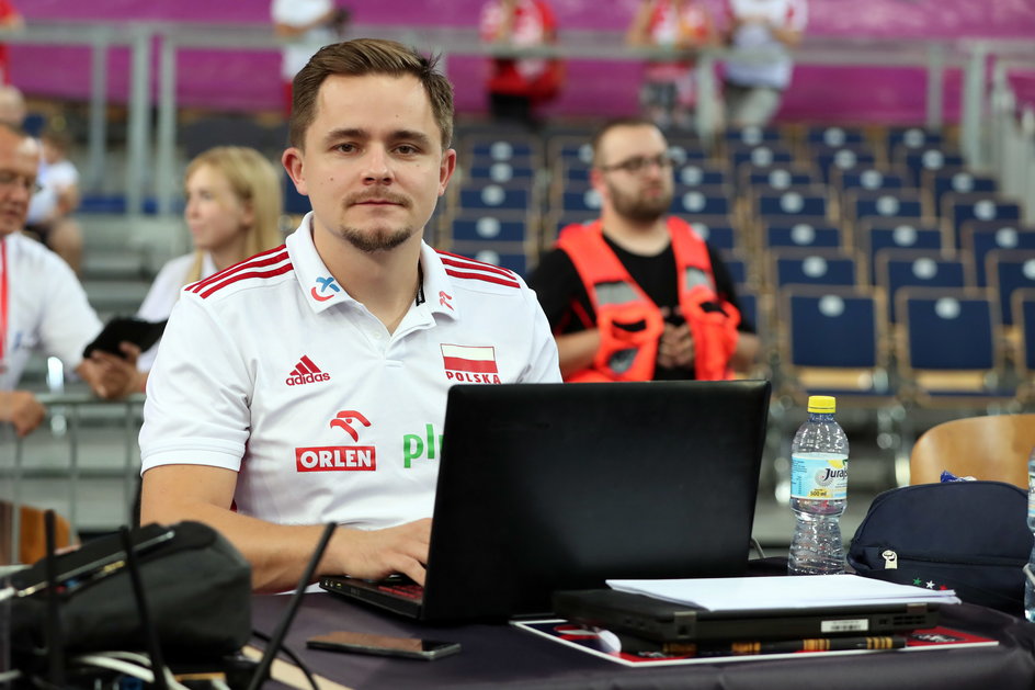 Radosław Wodziński pracuje z reprezentacją Polski siatkarek. W poprzednim sezonie dołączył do sztabu E. Leclerc Radomki, a wcześniej był związany z Developresem SkyRes Rzeszów.