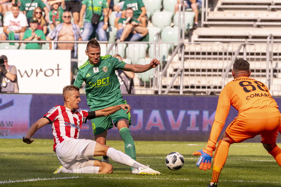 Michał Helik i udana interwencja w meczu ze Śląskiem Wrocław. 