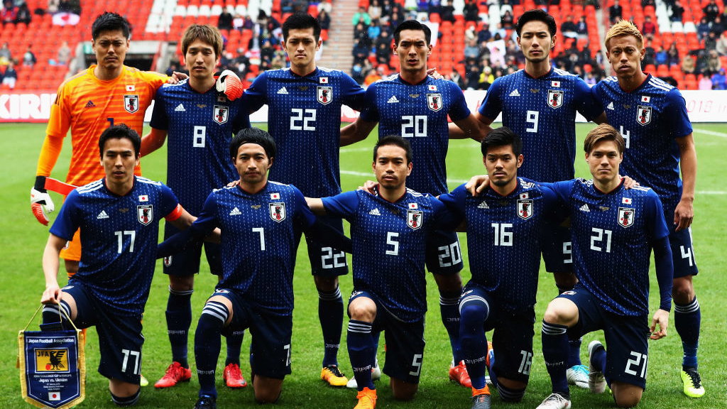 Wyjątkowe koszulki reprezentacji Japonii z okazji MŚ 2018 - Przegląd  Sportowy