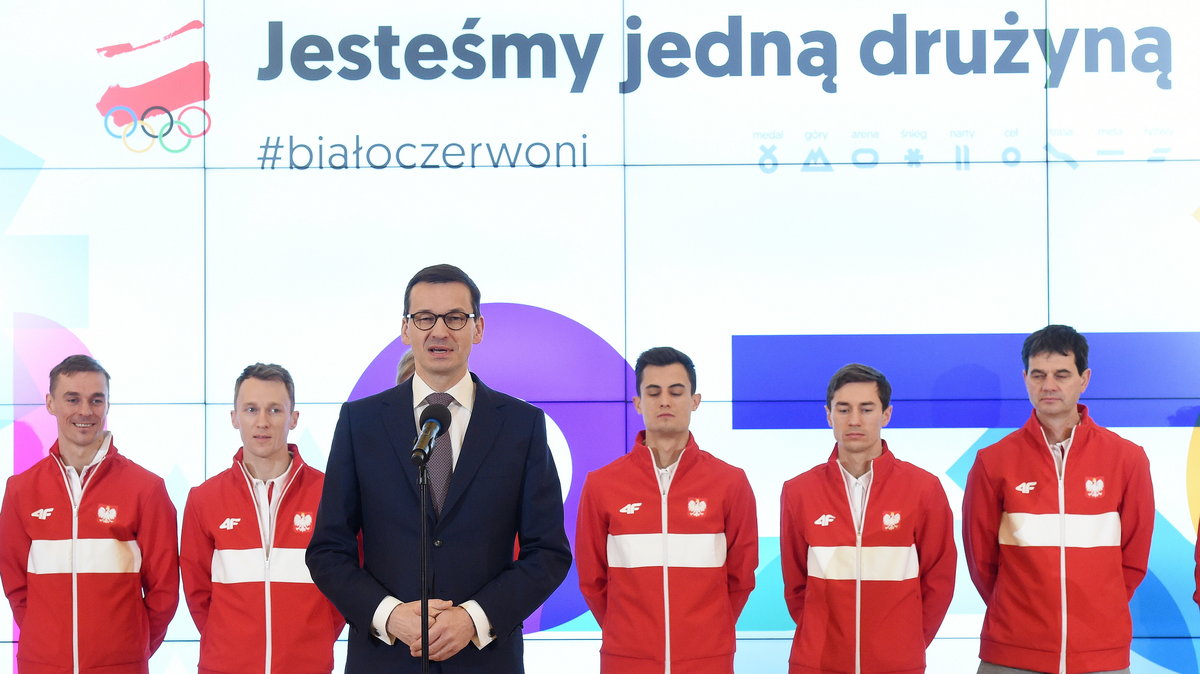 18205002 - WARSZAWA KPRM KADRA SKOCZKÓW NARCIARSKICH (Mateusz Morawiecki)