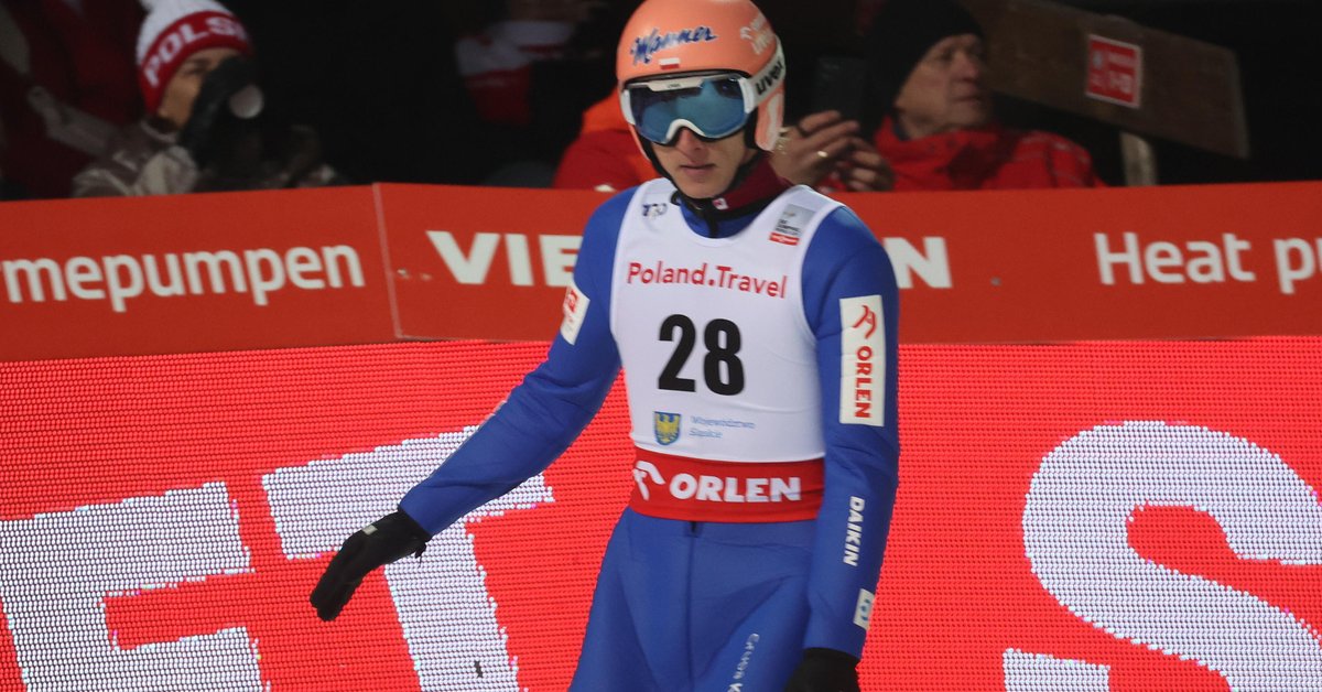 Apoloniusz Tajner reacts to Dawid Kubacki's disaster. The painful truth