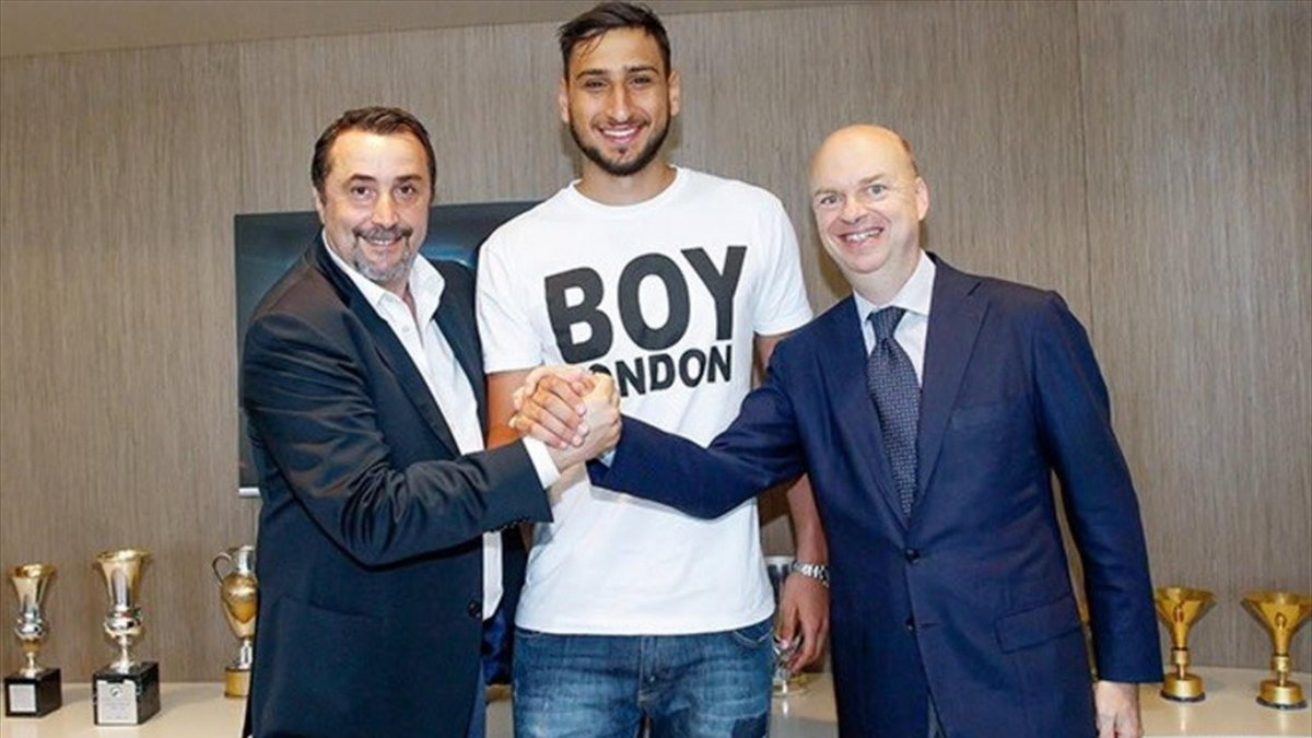 Donnarumma oficjalnie w AC Milan do 2021 r.