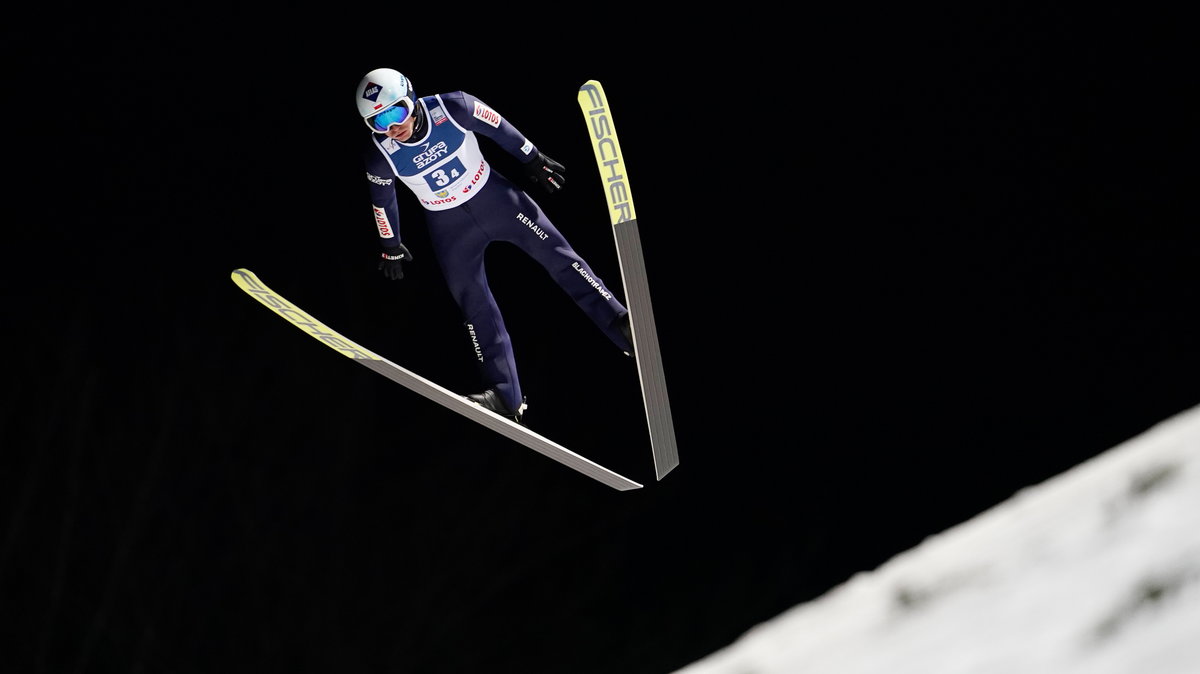 Kamil Stoch ma 34 lata, ale jeszcze nie publicznie nie określił, jak długo planuje skakać na nartach. Wciąż jest w świetnej formie!