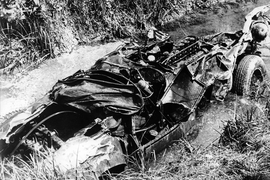 Wrak Ferrari po wypadku z 1957 r.