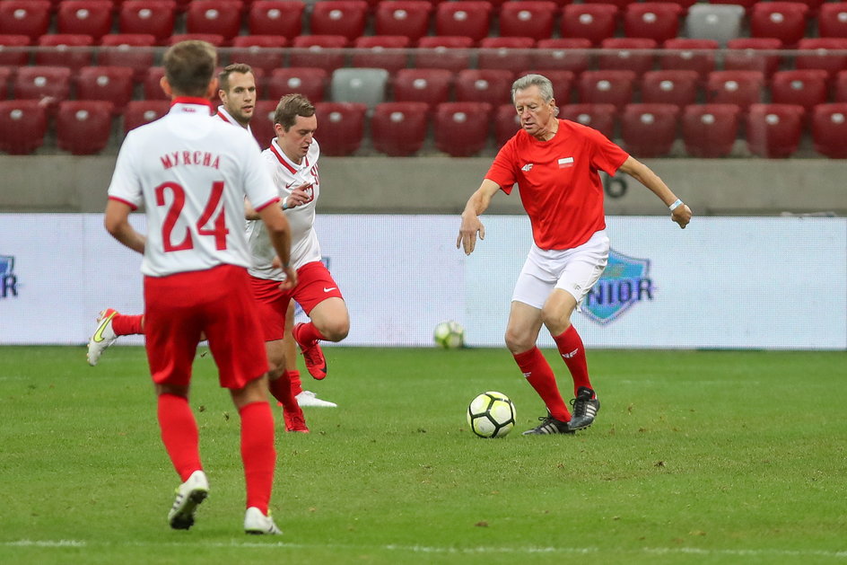 Mirosław Bulzacki (P) w meczu charytatywnym z okazji nadania PGE Stadionowi Narodowemu imienia Kazimierza Górskiego