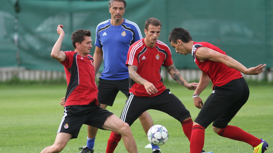 PIŁKA NOŻNA LM TRENING PIŁKARZY WISŁY