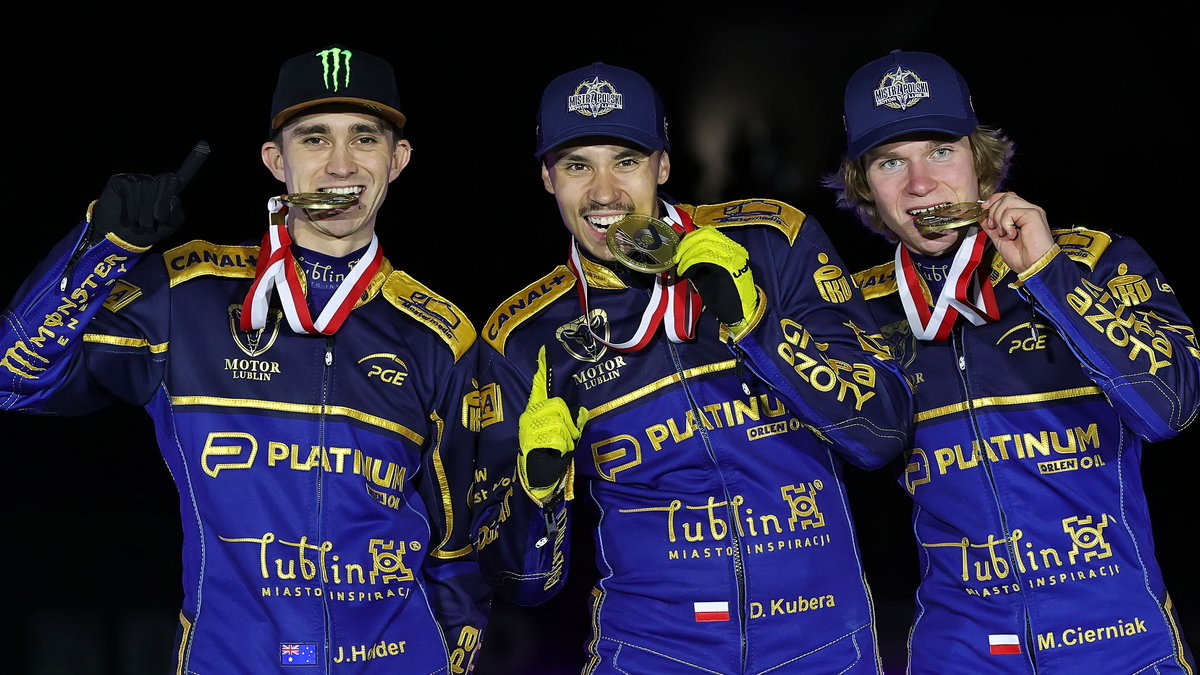 Jack Holder, Dominik Kubera i Mateusz Cierniak ze złotymi medalami za mistrzostwo Polski w sezonie 2023