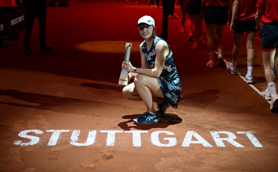 Iga Świątek w Stuttgarcie wygrała czwarty turniej z rzędu i potwierdziła dominację w rankingu WTA