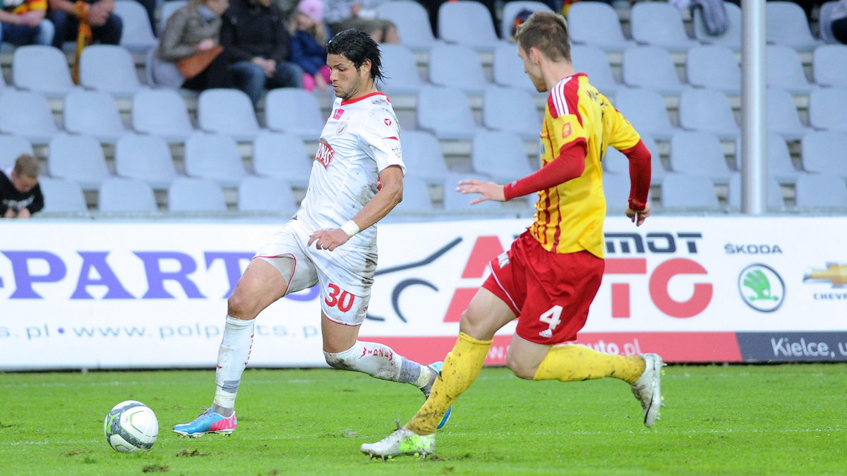 Hachem Abbes i Piotr Malarczyk w meczu Korona Kielce - Widzew Łódź 