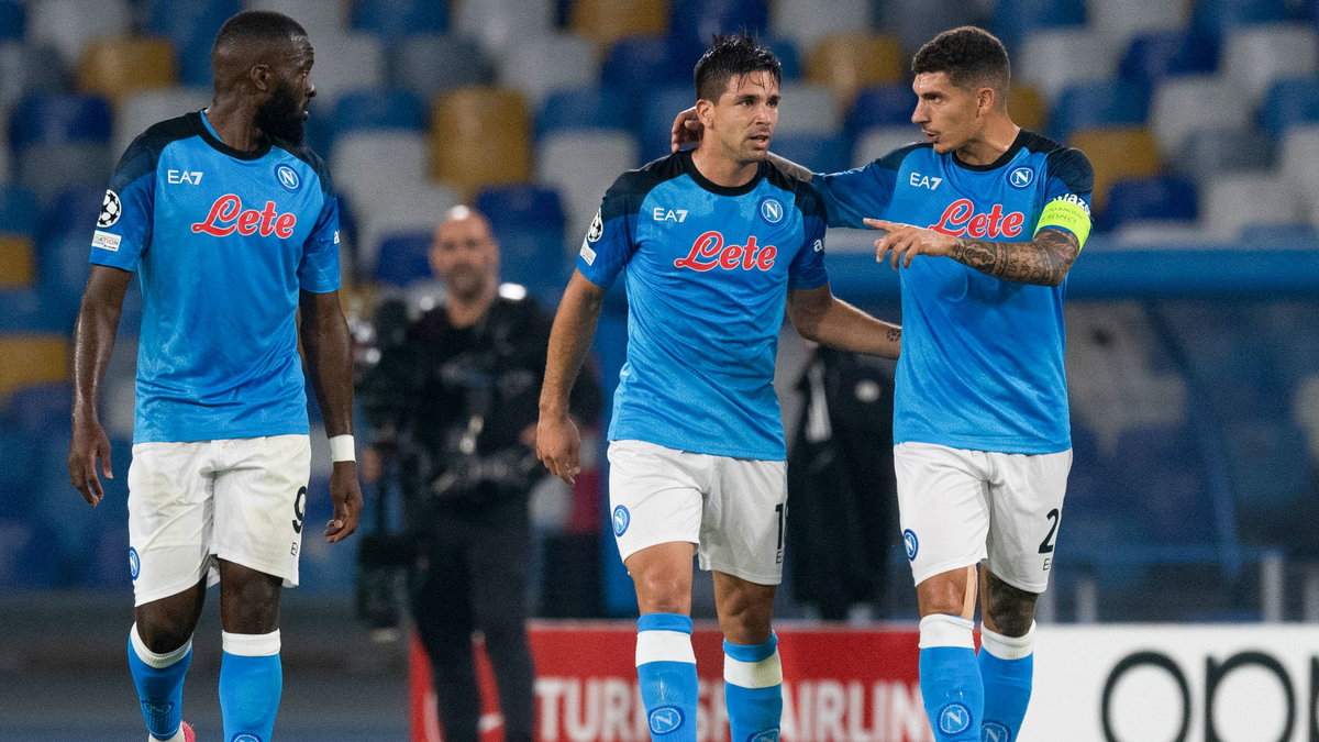 Giovanni Simeone (w środku) zdobył dwa gole dla Napoli