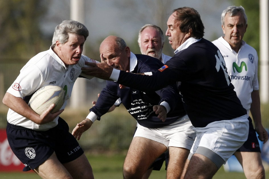 Fernando Parrado (z prawej) podczas rocznicowego meczu rugby