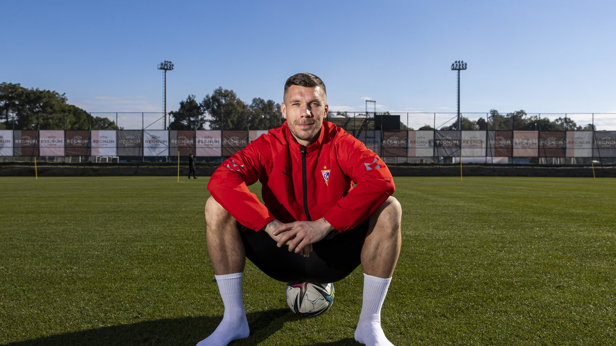 Lukas Podolski nie ma nic przeciwko temu, by zostać w Górniku na kolejny sezon.