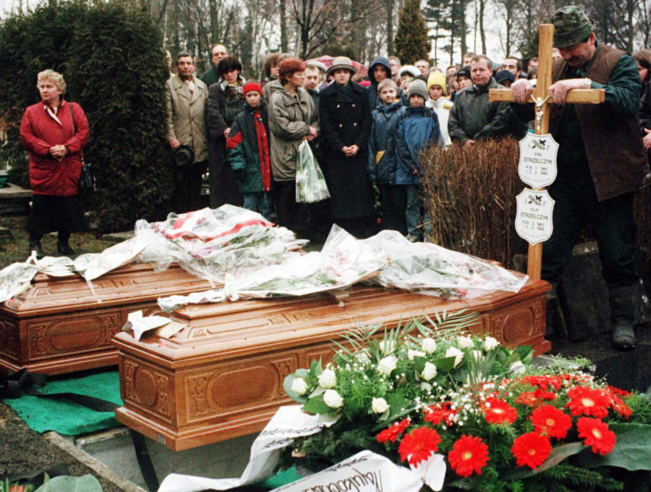 Pogrzeb tragicznie zmarłych Polaków w katastrofie w Cavalese